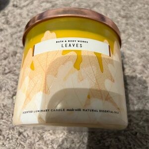 Bath & Body Works Leaves Candle - Yellow and Cream